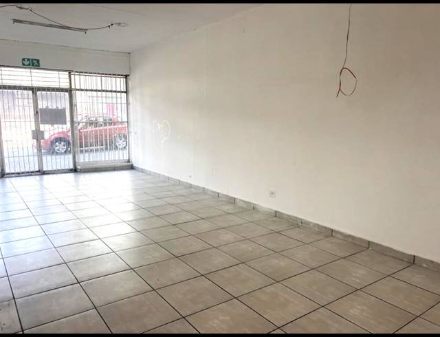 70M² RETAIL TO LET IN ORANGE GROVE